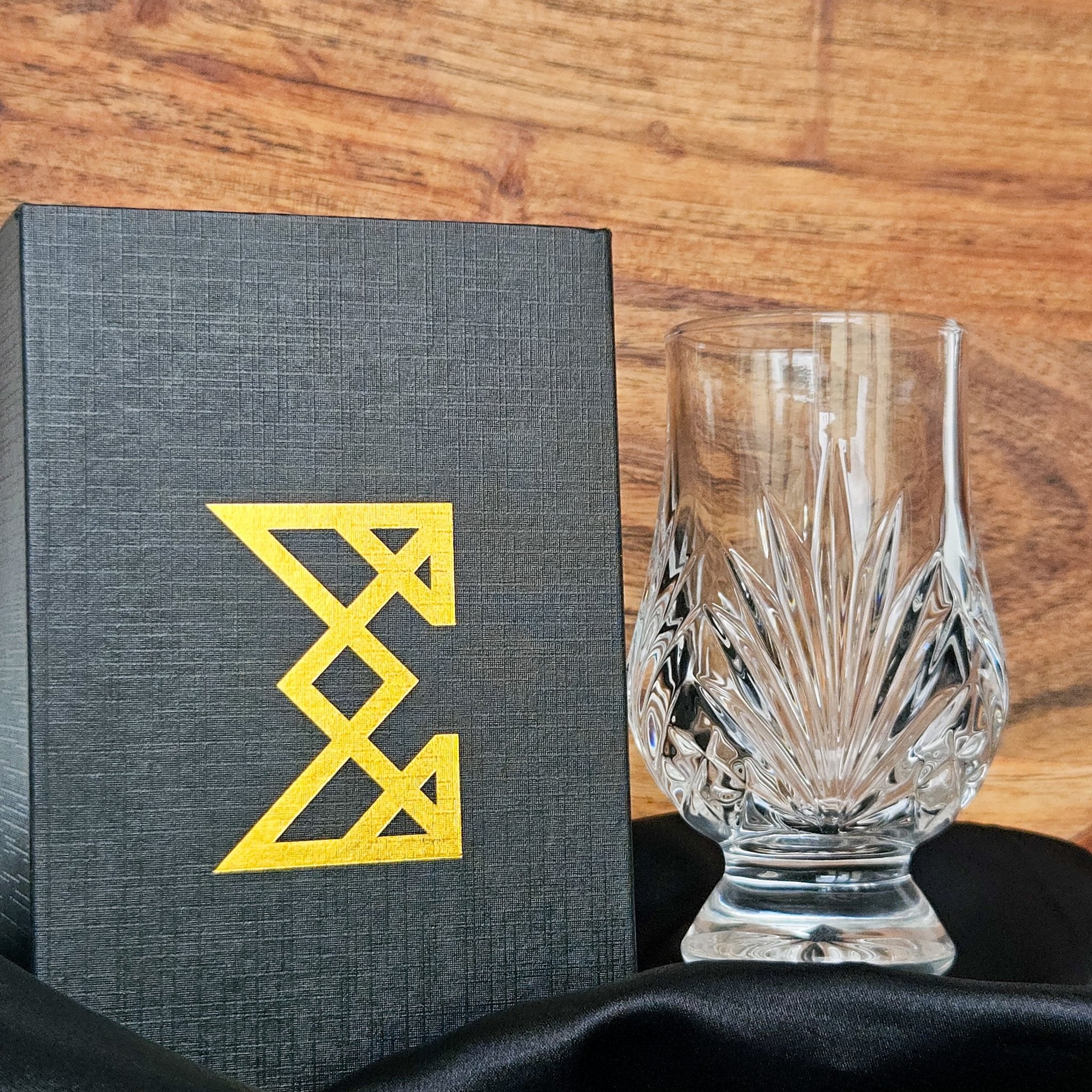 Bloom Crystal Nosing Glass