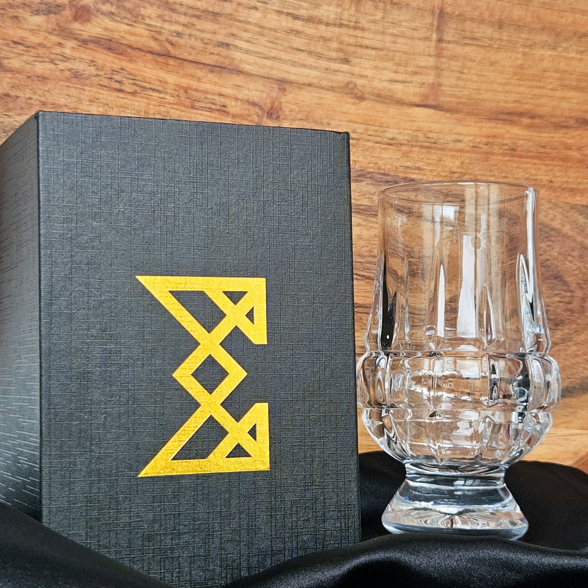 Grid Crystal Nosing Glass