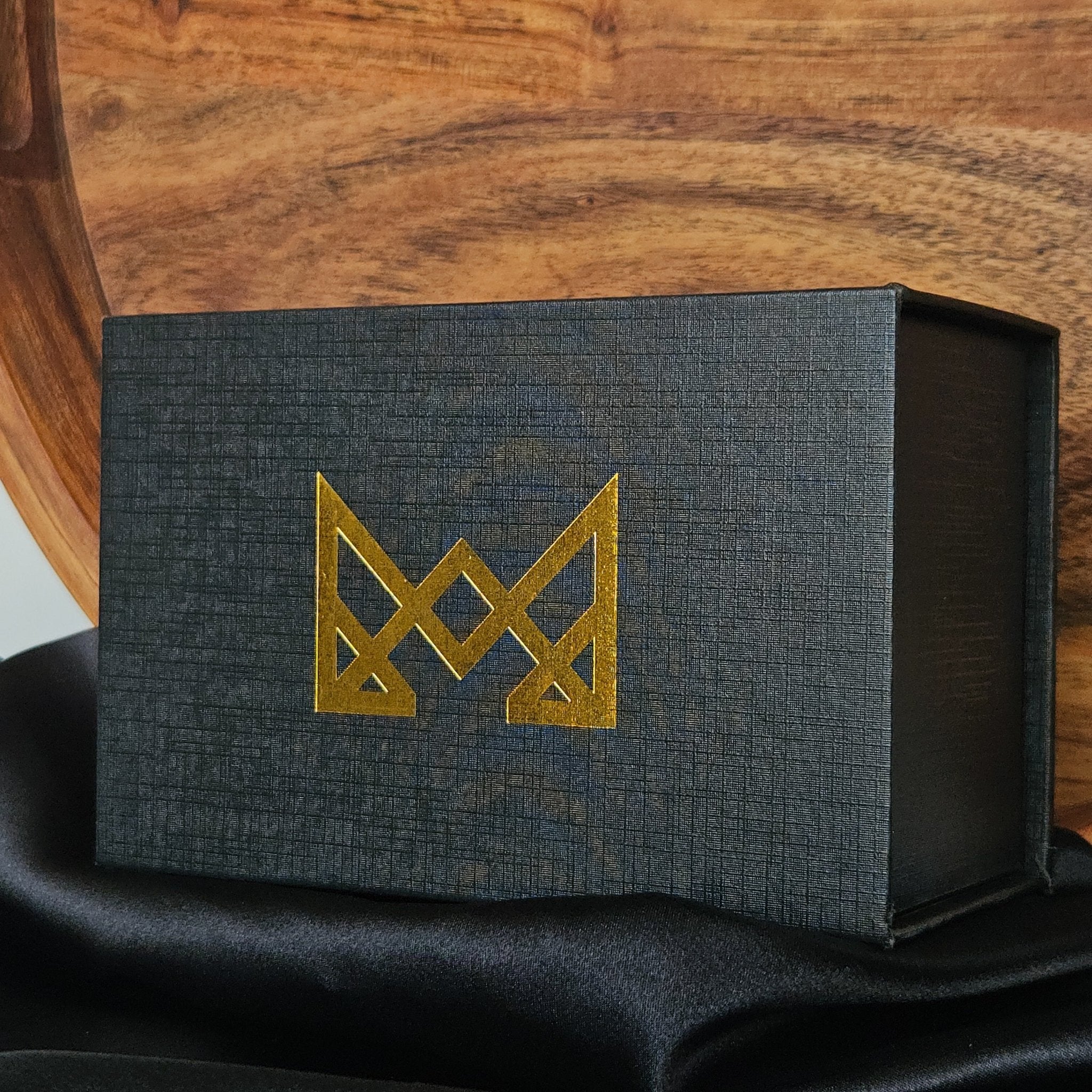 Oblique Crystal Nosing Glass